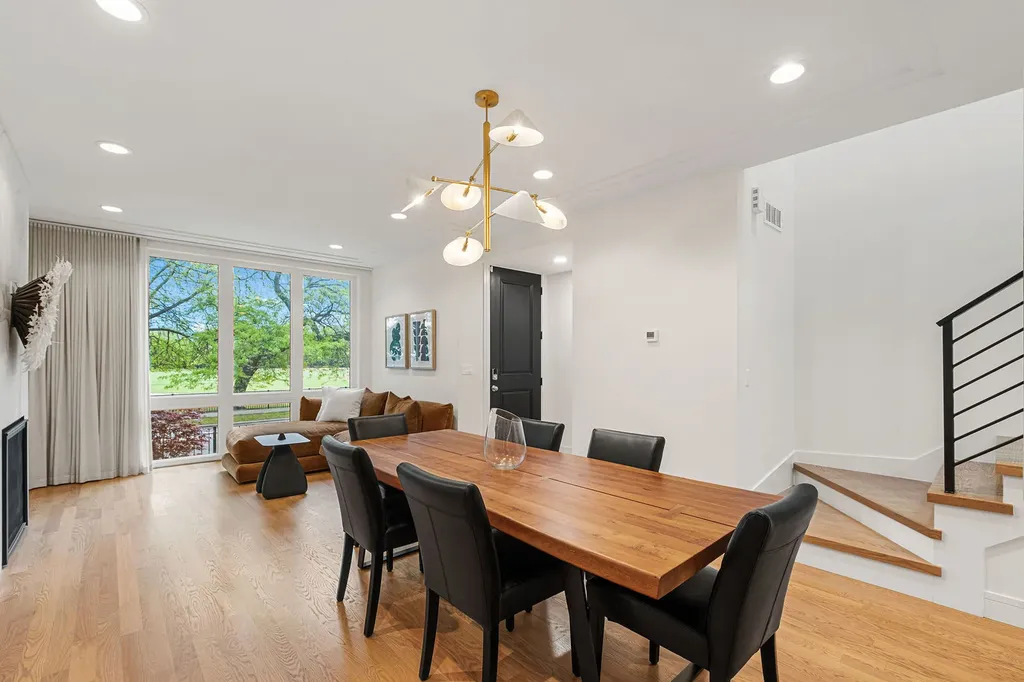 3428 North Kilbourn Avenue Chicago IL 60641