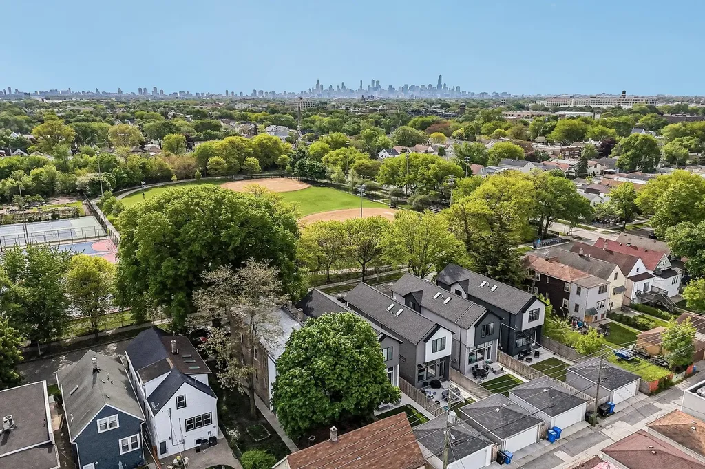 3428 North Kilbourn Avenue Chicago IL 60641