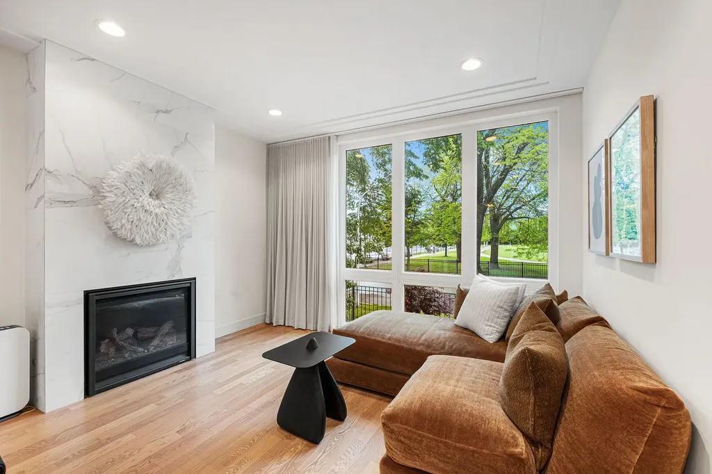 3428 North Kilbourn Avenue Chicago IL 60641
