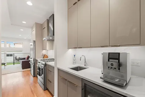 3428 North Kilbourn Avenue Chicago IL 60641