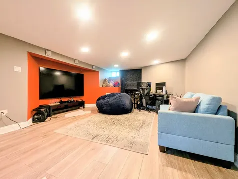 6833 North Lowell Avenue Lincolnwood IL 60712