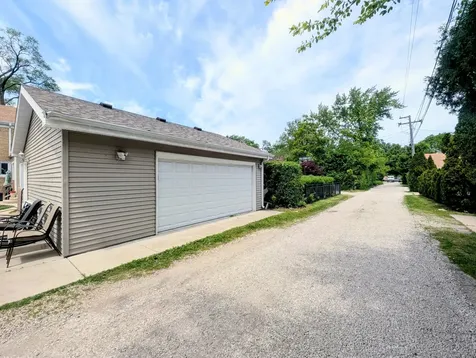 6833 North Lowell Avenue Lincolnwood IL 60712