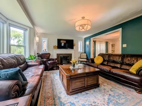 6833 North Lowell Avenue Lincolnwood IL 60712