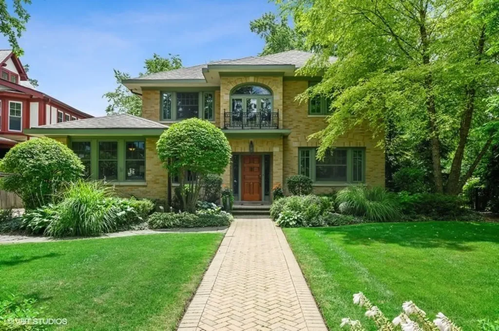 411 Lake Avenue Wilmette IL 60091