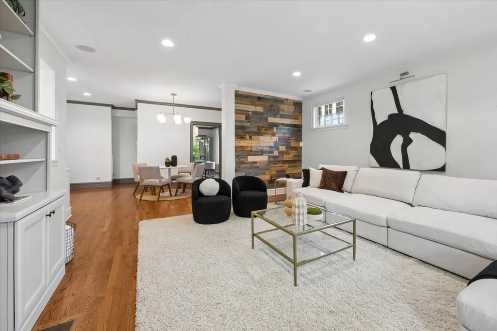 411 Lake Avenue Wilmette IL 60091