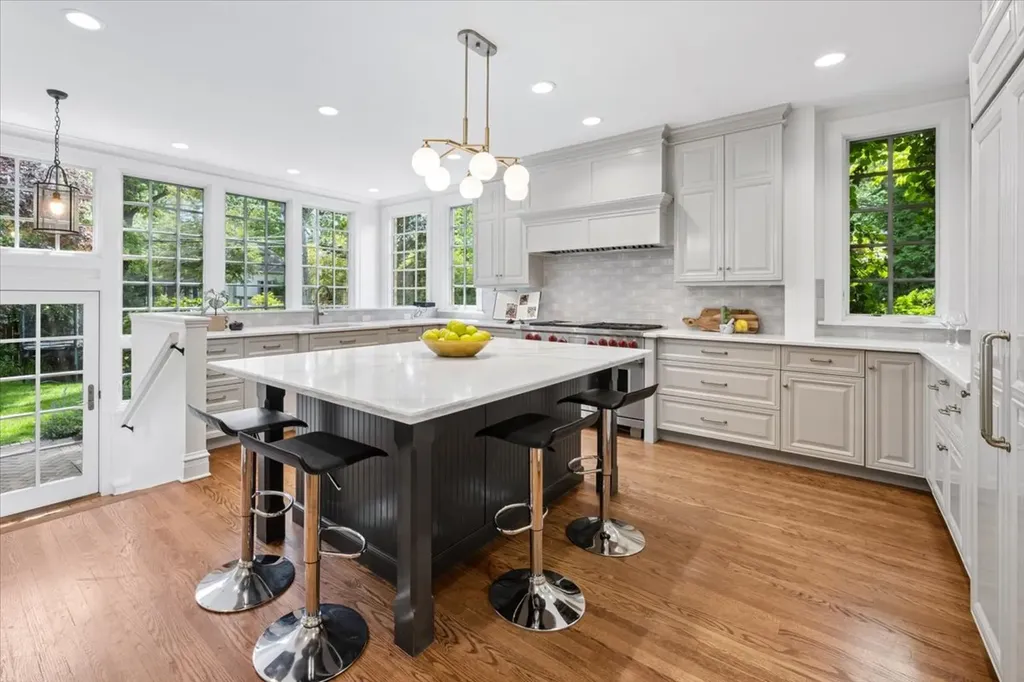 411 Lake Avenue Wilmette IL 60091
