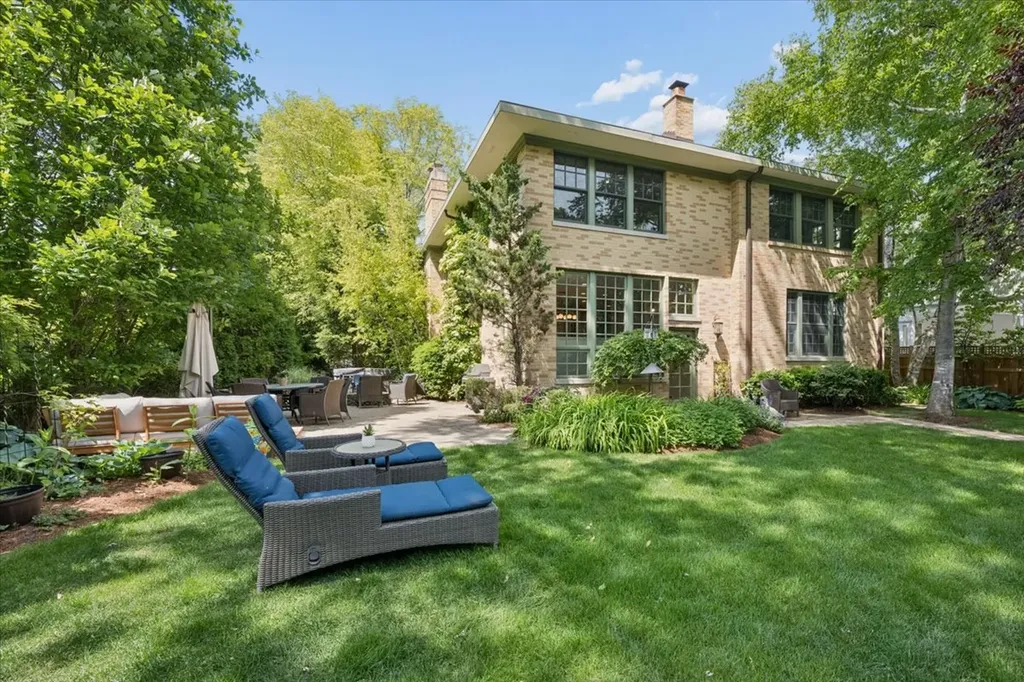 411 Lake Avenue Wilmette IL 60091