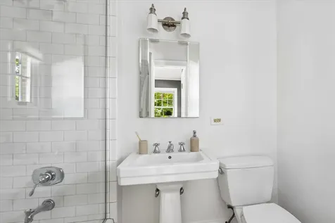 411 Lake Avenue Wilmette IL 60091