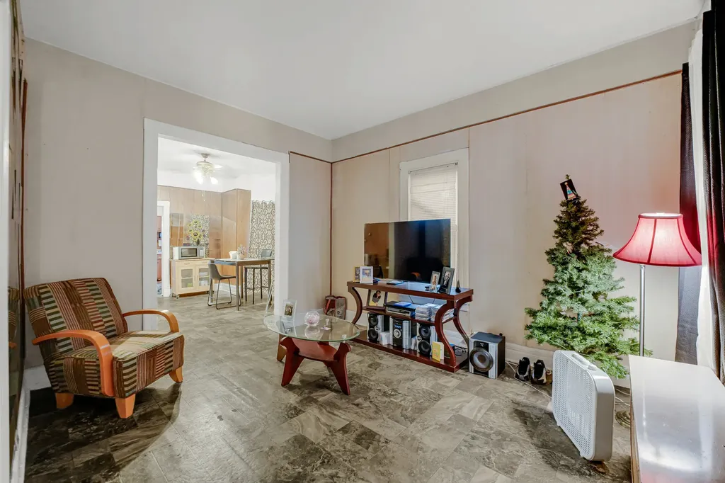 700 West 82nd Street Chicago IL 60620