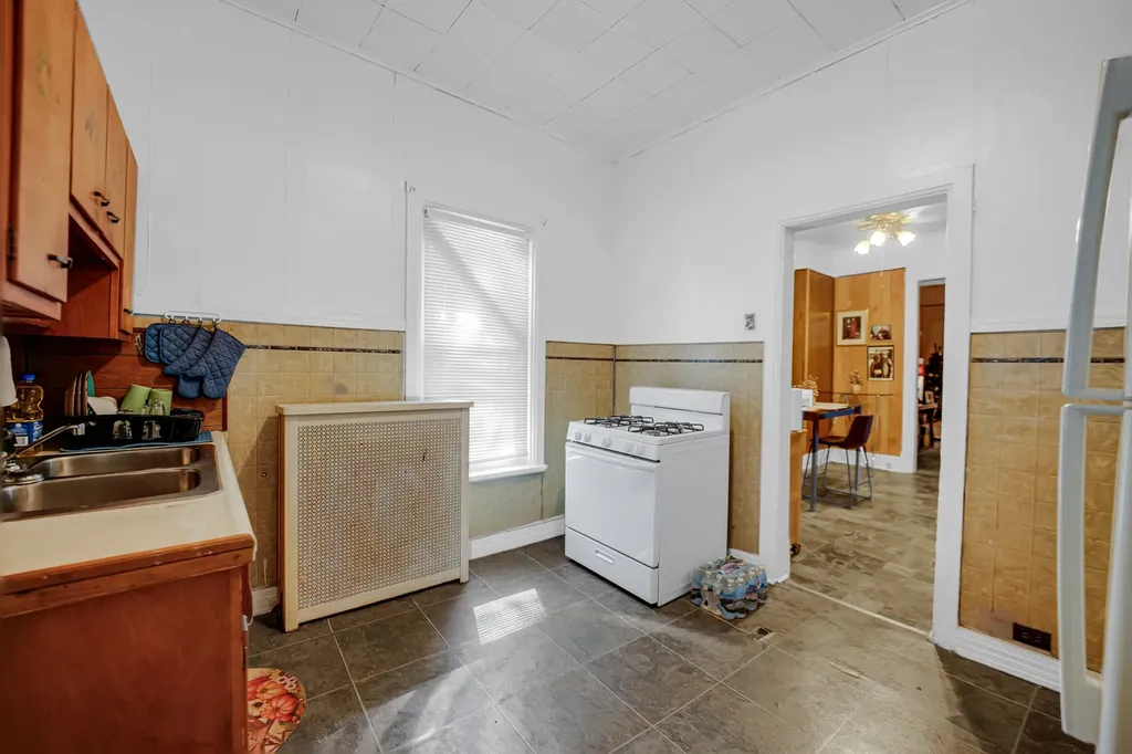 700 West 82nd Street Chicago IL 60620