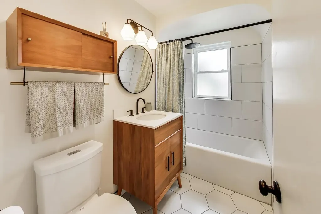 7530 West Devon Avenue Chicago IL 60631
