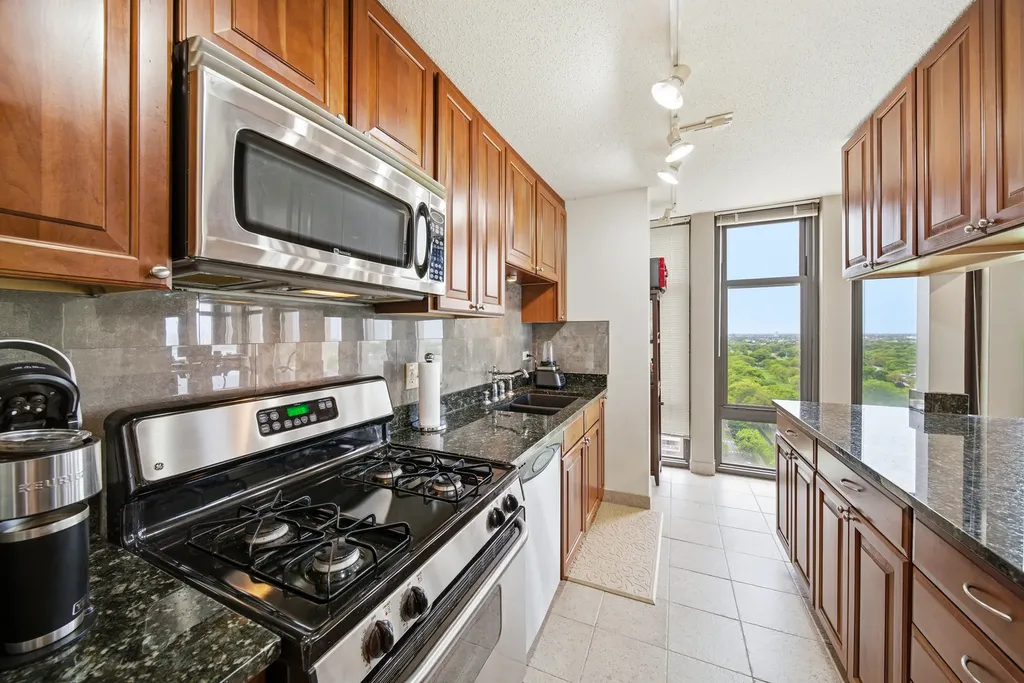 6700 South South Shore Drive Chicago IL 60649