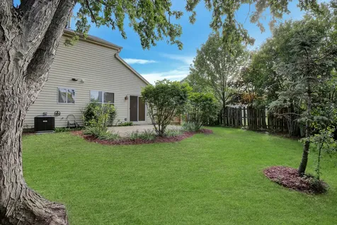 1161 Regent Drive Mundelein IL 60060