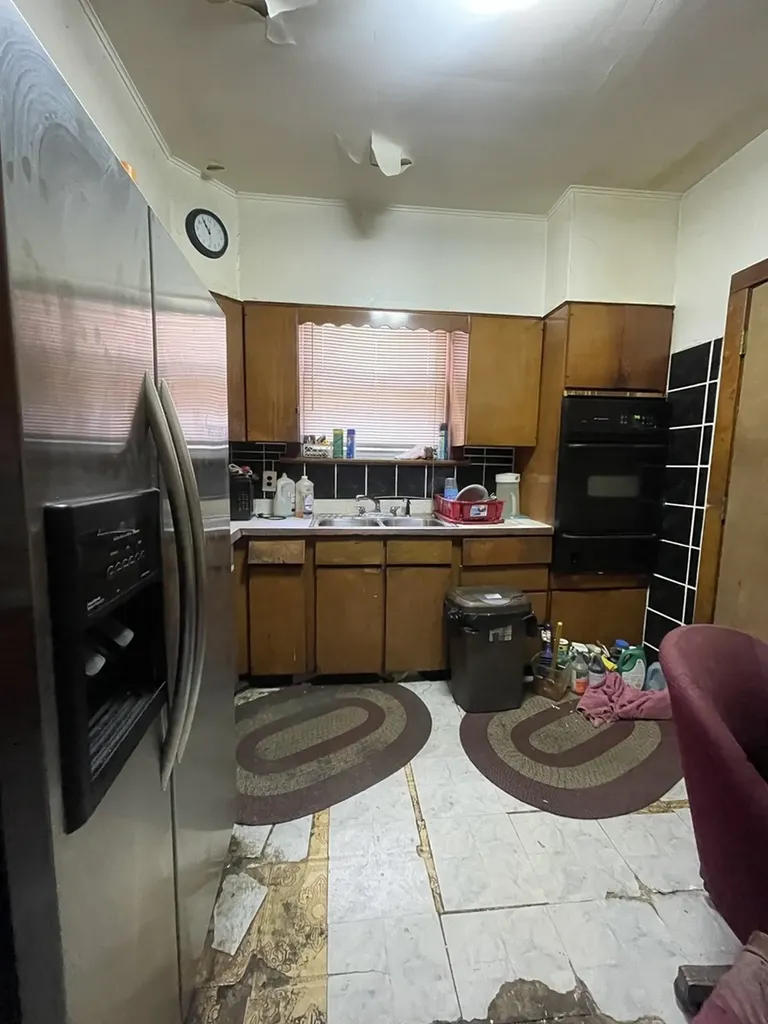 7706 South Saint Lawrence Avenue Chicago IL 60619