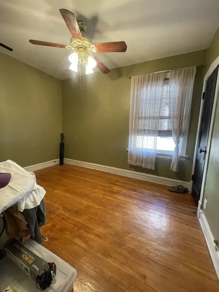 7706 South Saint Lawrence Avenue Chicago IL 60619