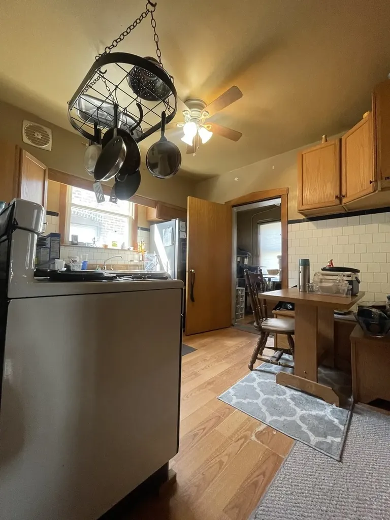 7706 South Saint Lawrence Avenue Chicago IL 60619