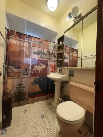7706 South Saint Lawrence Avenue Chicago IL 60619