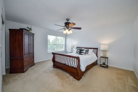 298 Fairhaven Drive St. Charles IL 60175