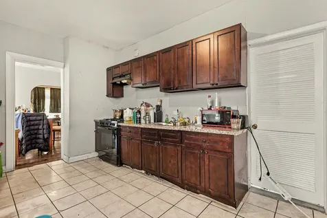 32 West 110th Place Chicago IL 60628