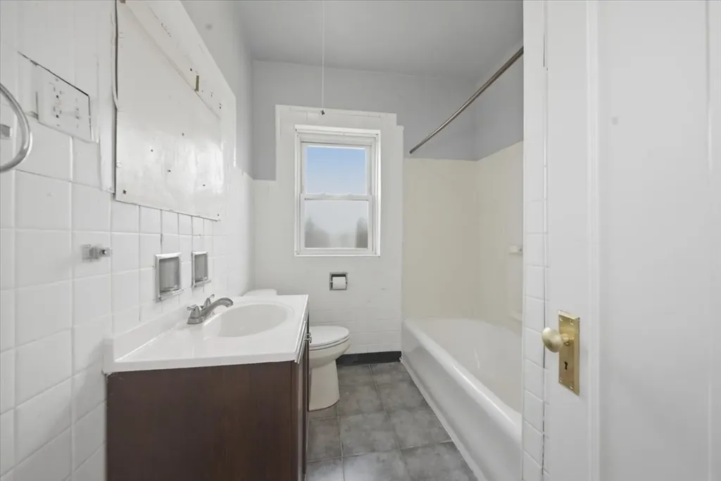 6343 North Oakley Avenue Chicago IL 60659