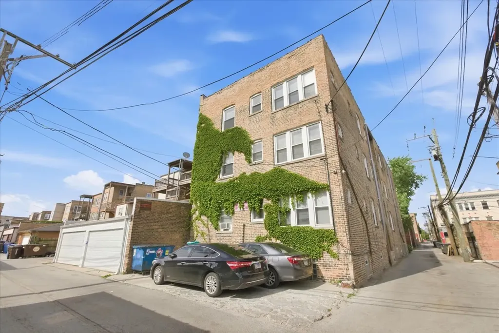 6343 North Oakley Avenue Chicago IL 60659