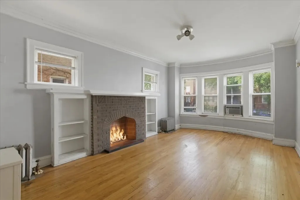 6343 North Oakley Avenue Chicago IL 60659