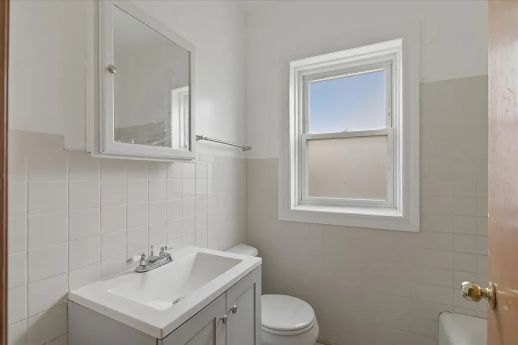 6343 North Oakley Avenue Chicago IL 60659