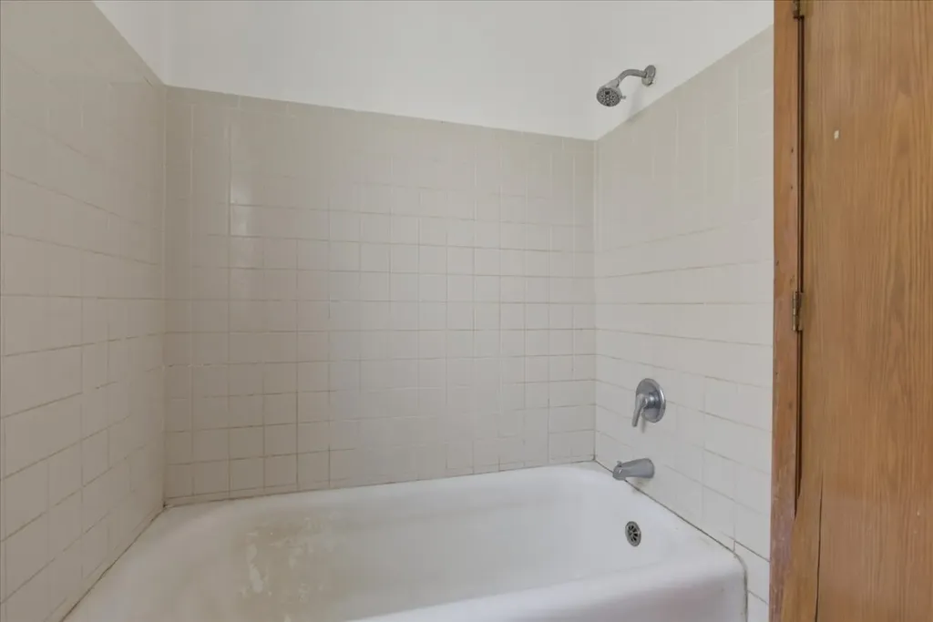 6343 North Oakley Avenue Chicago IL 60659