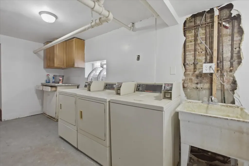 6343 North Oakley Avenue Chicago IL 60659