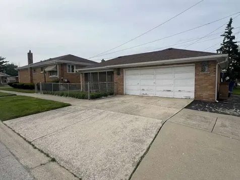 419 Luella Avenue Calumet City IL 60409