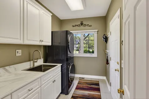 4N918 West Woods Drive St. Charles IL 60175