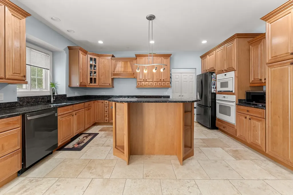 281 North Forest Drive Addison IL 60101