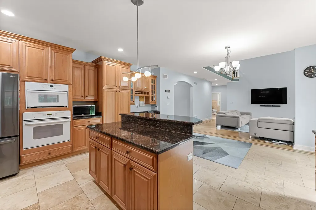 281 North Forest Drive Addison IL 60101