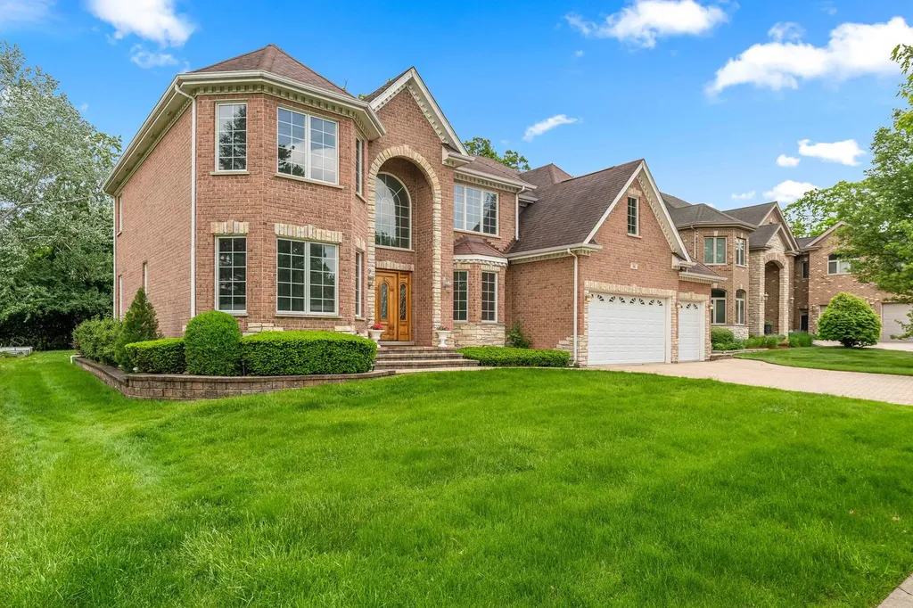 281 North Forest Drive Addison IL 60101