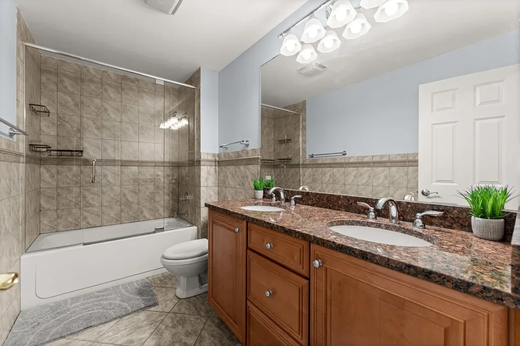 281 North Forest Drive Addison IL 60101