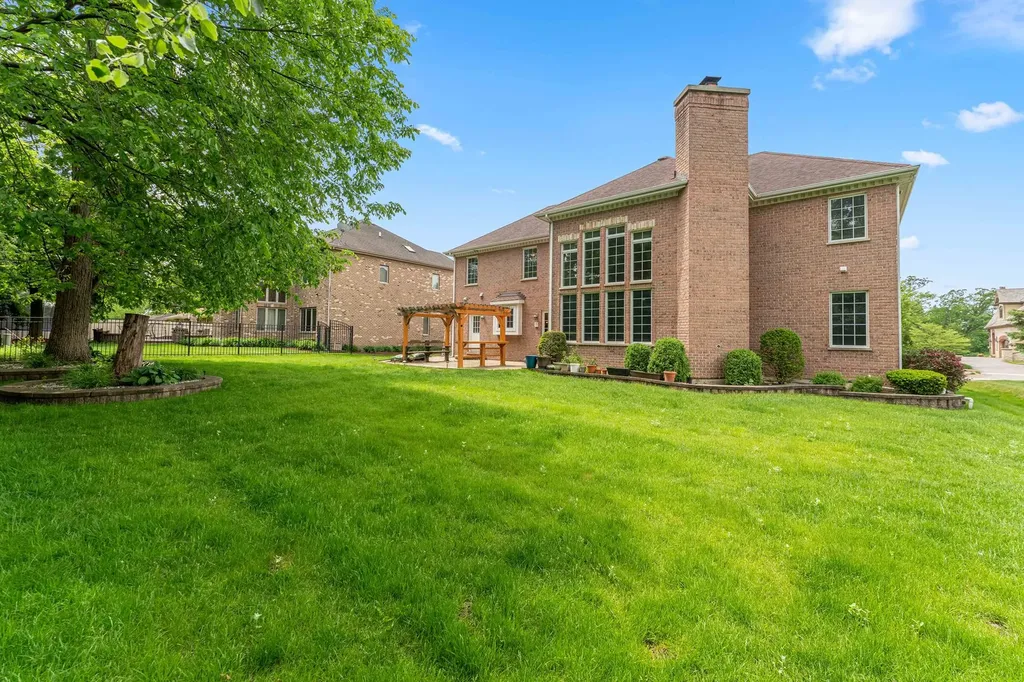281 North Forest Drive Addison IL 60101