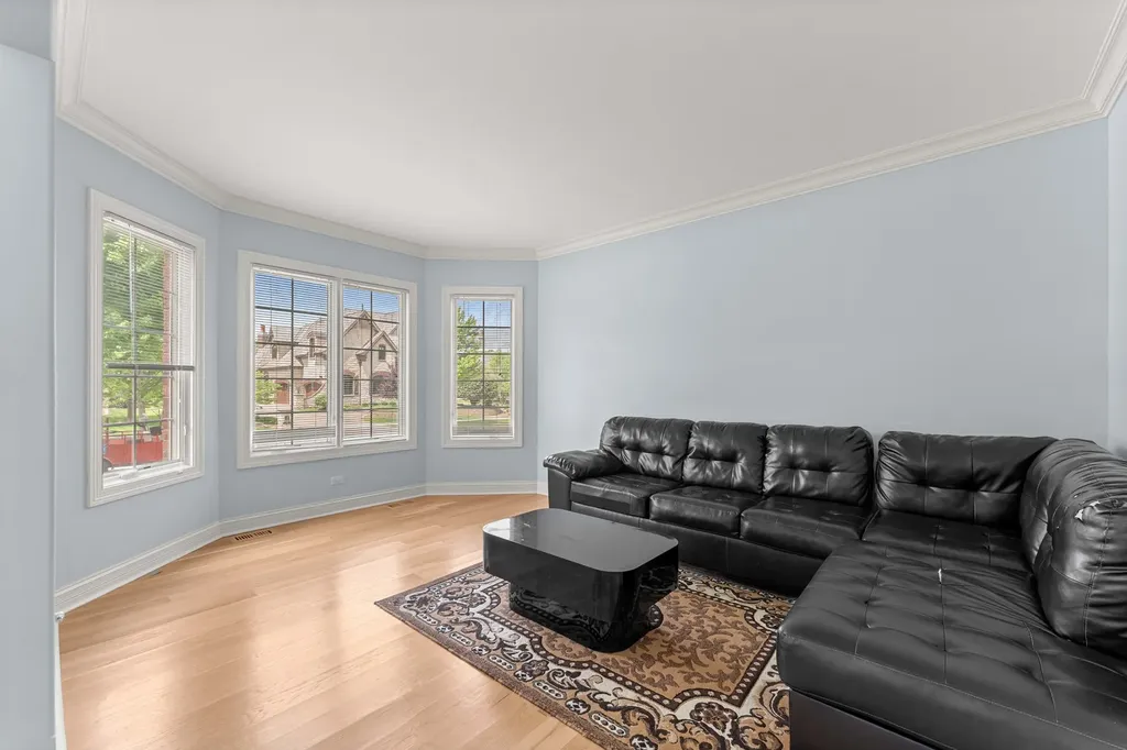 281 North Forest Drive Addison IL 60101