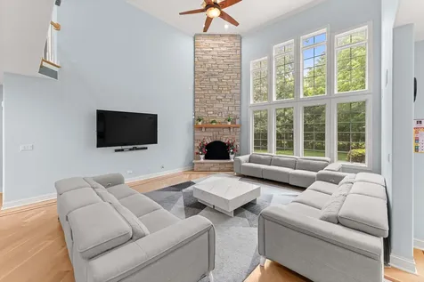 281 North Forest Drive Addison IL 60101
