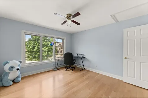 281 North Forest Drive Addison IL 60101