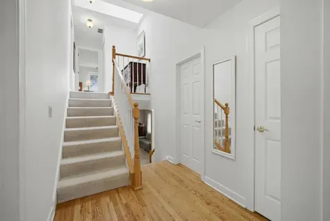 827 Liberty Bell Lane Libertyville IL 60048