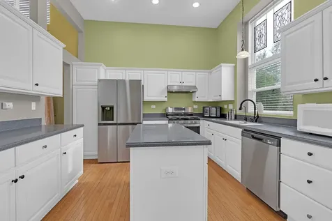 2324 Tracy Lane Algonquin IL 60102