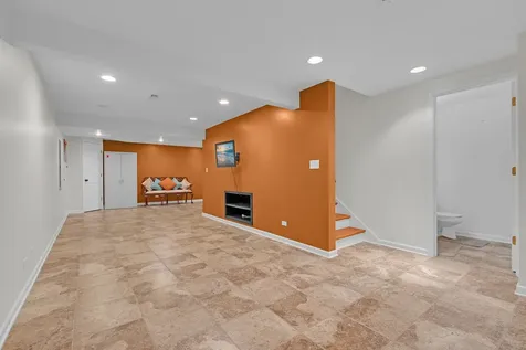 2324 Tracy Lane Algonquin IL 60102