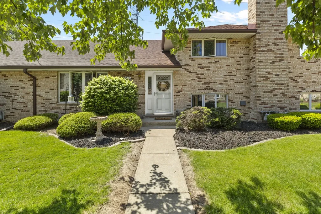 15221 South 74th Court Orland Park IL 60462