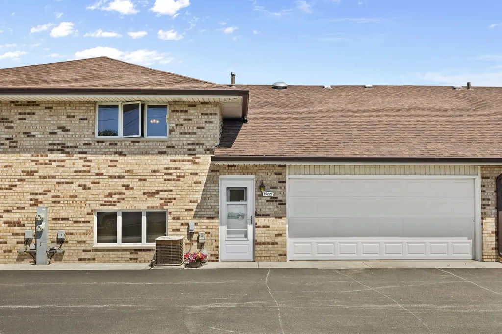 15221 South 74th Court Orland Park IL 60462