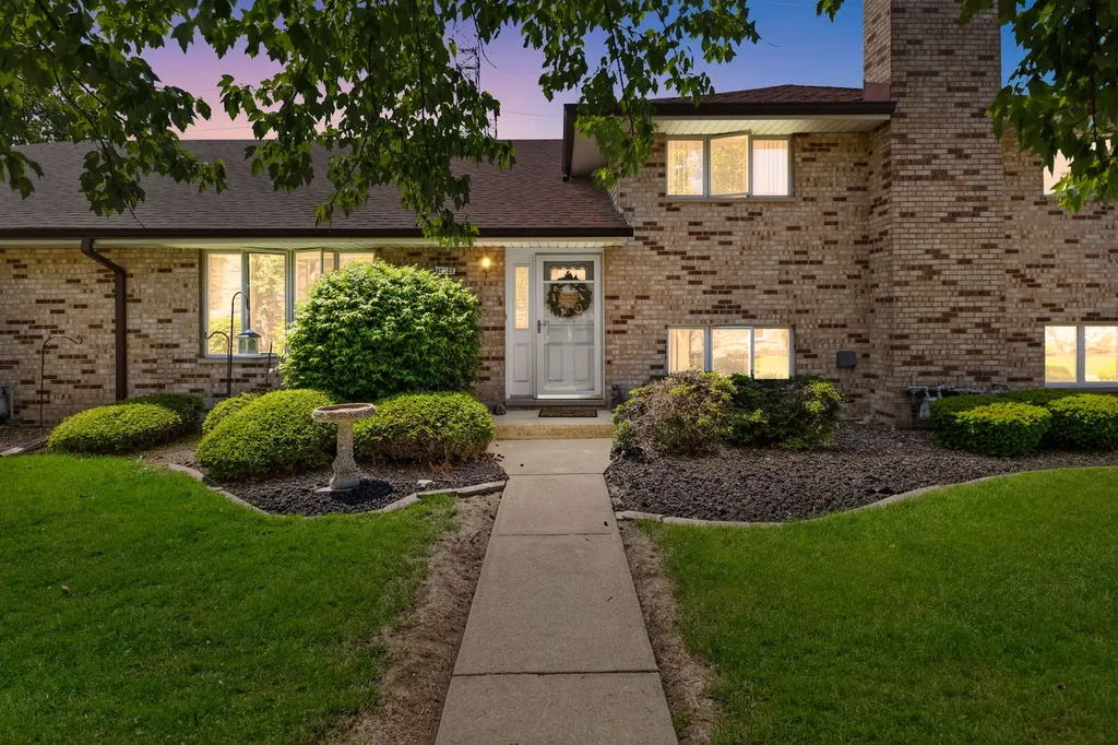 15221 South 74th Court Orland Park IL 60462