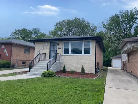 18137 Ravisloe Terrace Country Club Hills IL 60478