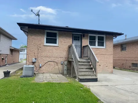 18137 Ravisloe Terrace Country Club Hills IL 60478