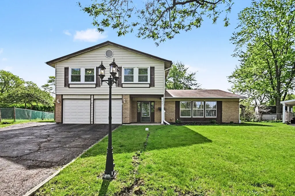 7801 Berkshire Court Hanover Park IL 60133