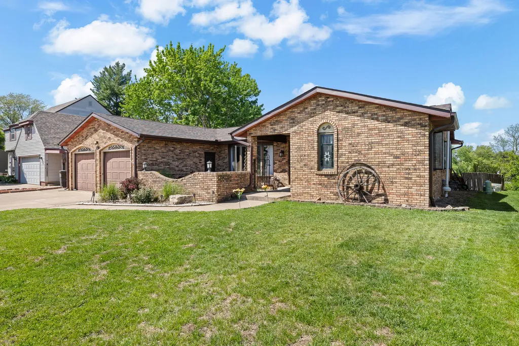 1705 85TH Avenue W Rock Island IL 61201
