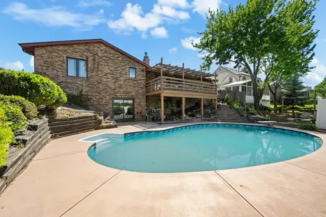 1705 85TH Avenue W Rock Island IL 61201